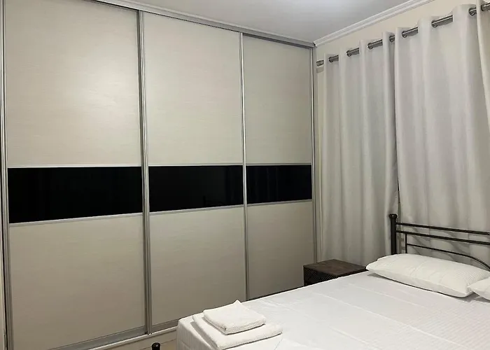 Village アパート Sarandë