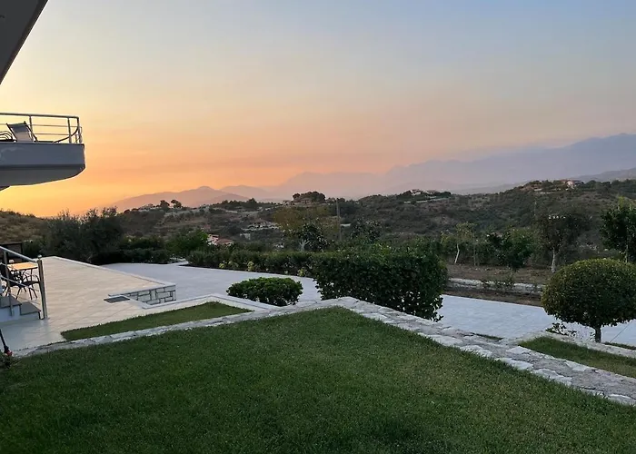 アパート Village *